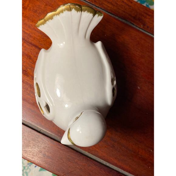 VTG White Ceramic Dove Bird with gold accents Reticulated side openings GUC - Picture 13 of 15